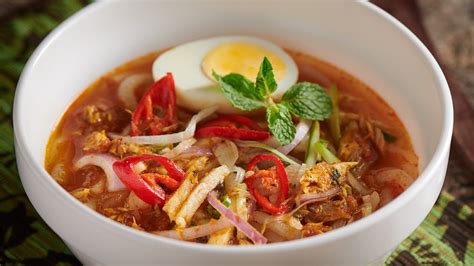  Asam Laksa: ¡Una sopa picante y agria que te transportará a las calles de Penang!