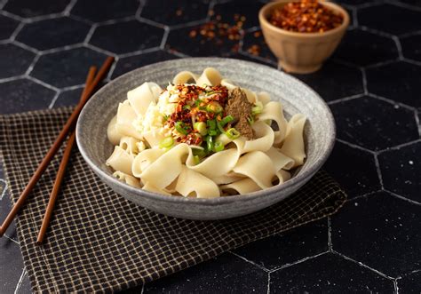  ¿Los Noodles de Biang Biang Son la Combinación Perfecta Entre Texturas Cremosas y Picantes Aventureros?