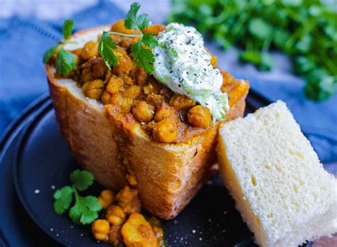  Bunny Chow ¡Una explosión de sabores sudafricanos en un pan recién horneado!