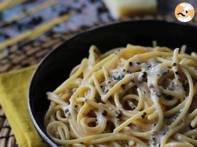  Cacio e Pepe: ¡Una explosión de sabor picante y cremoso en cada bocado!