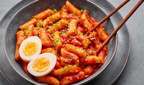  Ddeokbokki: ¡Un plato picante y dulce que te transportará a las calles de Daegu!