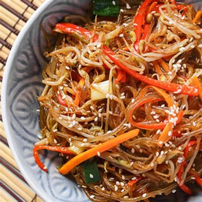  Deyang Sweet Potato Noodles: ¿Un festín dulce y picante que desata la explosión de sabores en tu paladar?