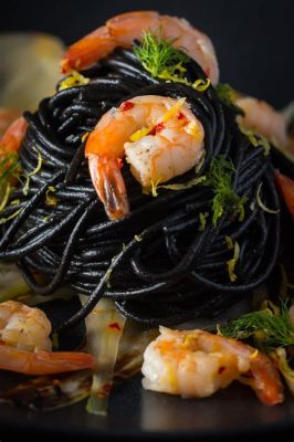  El Ikasumi Ramen: ¡Una Sinfonía de Mariscos con un Toque Misterioso de Tinta de Calamar!