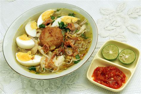  Soto Banjar! Un Viaje Explosivo de Sabores Picantes y Especias Aromáticas hasta las Profundidades de Indonesia.