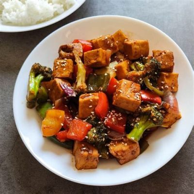  Tofu con Vegetales en Salsa Agridulce: ¿Una Sinfonía de Sabores que Deleita el Paladar?